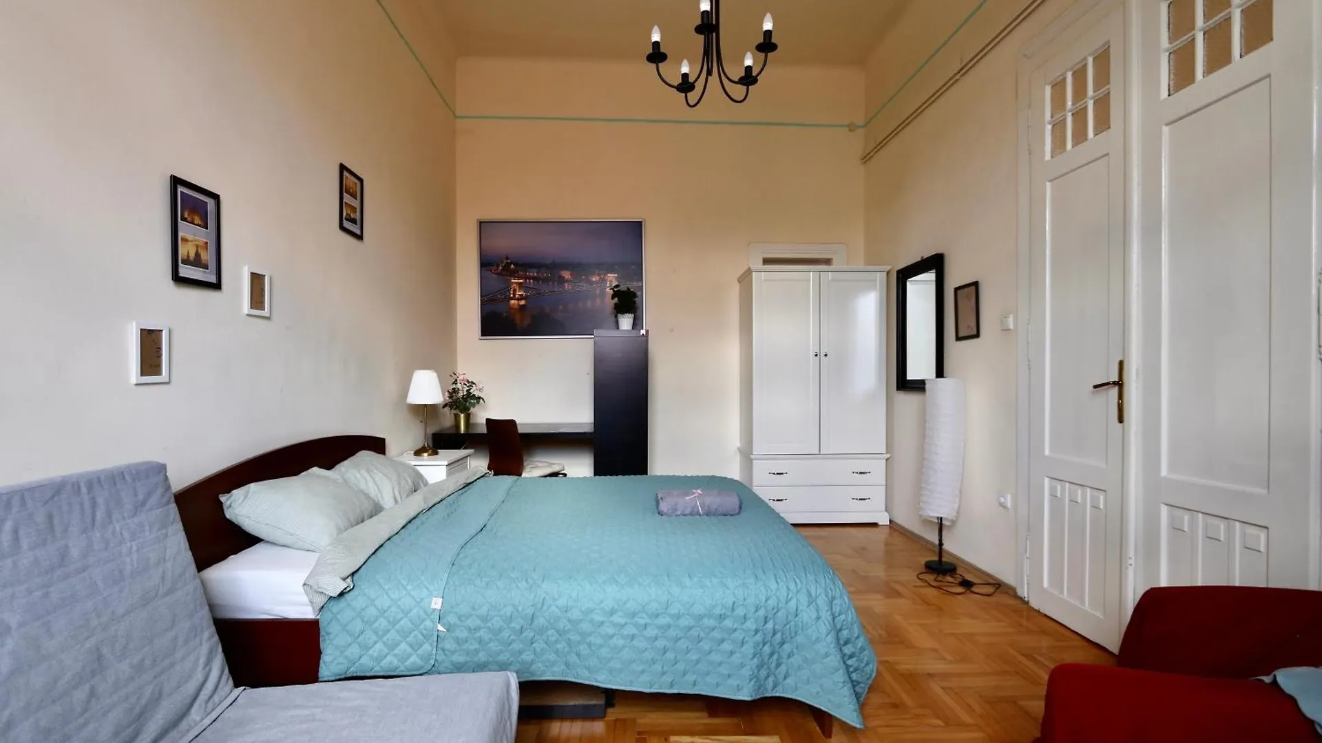 Budapest City Views Apartments